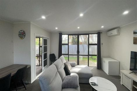 Photo of property in 2/57 Cardiff Road, Pakuranga, Auckland, 2010