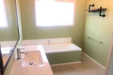 Photo of property in 6 Cruickshank Road, Clouston Park, Upper Hutt, 5018