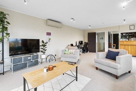 Photo of property in 6 Walker Avenue, Paremata, Porirua, 5026