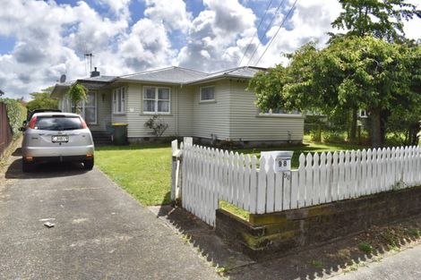 Photo of property in 98 Queen Street West, Levin, 5510