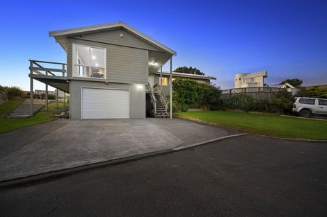 Photo of property in 82 Beacon Hill Road, Strathmore Park, Wellington, 6022