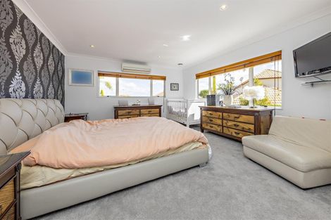 Photo of property in 14 Brooke Ridge Rise, East Tamaki Heights, Auckland, 2016