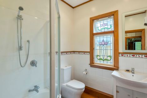 Photo of property in 4 Valley Road, Cashmere, Christchurch, 8022