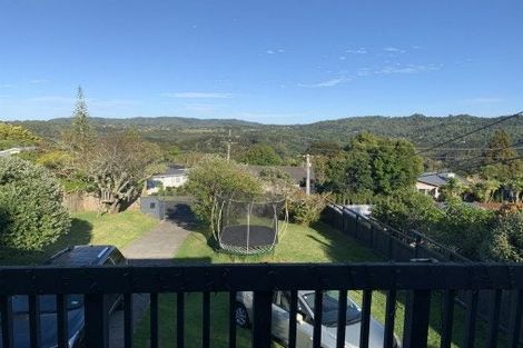 Photo of property in 5 Warwick Avenue, Titirangi, Auckland, 0604