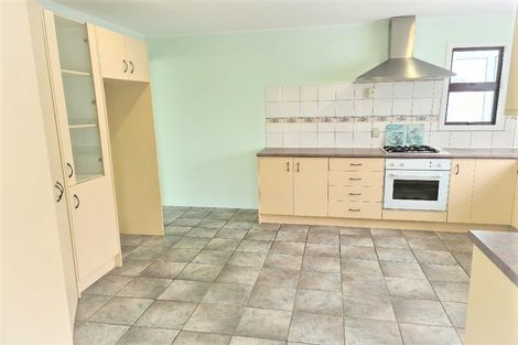 Photo of property in 10 Wallace Road, Mangere Bridge, Auckland, 2022