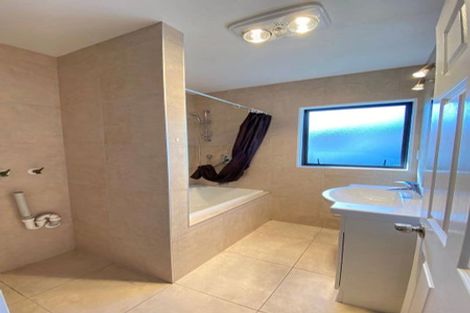 Photo of property in 25 Alidade Place, Massey, Auckland, 0614