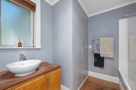 Photo of property in 1/305 Lake Road, Hauraki, Auckland, 0622