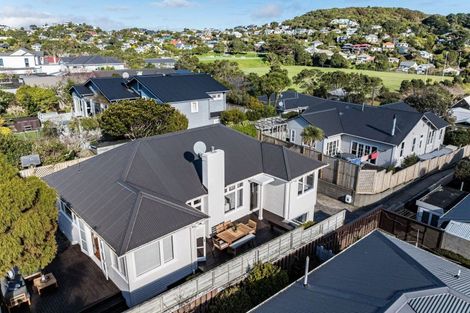 Photo of property in 23 Lucknow Terrace, Khandallah, Wellington, 6035