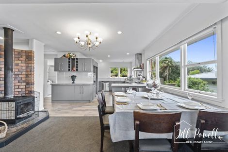 Photo of property in 2 Bickerstaffe Road, Maungaturoto, 0520