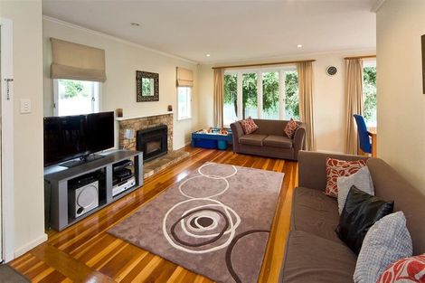 Photo of property in 6 Grainger Road, Te Atatu South, Auckland, 0610