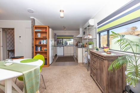 Photo of property in 33 Kyle Road, Waipukurau, 4281