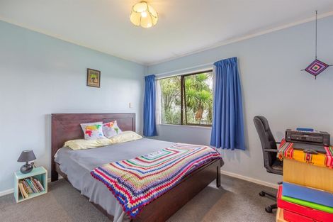 Photo of property in 17 Elizabeth Drive, West Harbour, Auckland, 0618