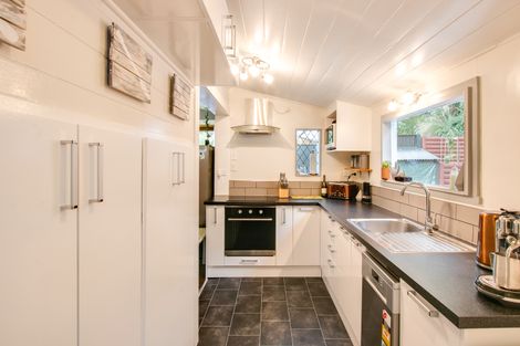 Photo of property in 85 Milton Road, Bluff Hill, Napier, 4110