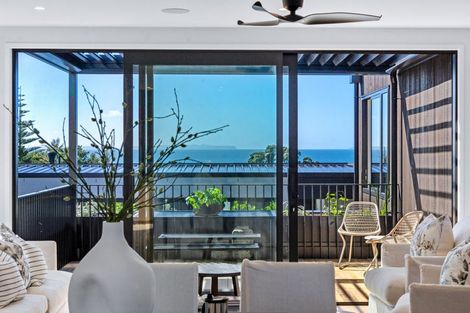 Photo of property in 14a Muritai Road, Milford, Auckland, 0620