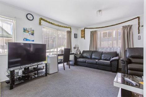Photo of property in 28 Forest Hill Road, Henderson, Auckland, 0612