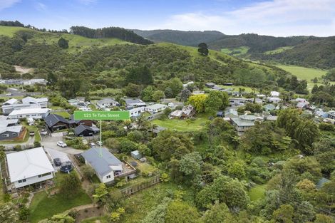 Photo of property in 121 Te Tutu Street, Whangamata, 3691