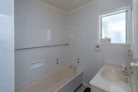 Photo of property in 9 Iti Street, Otaki, 5512