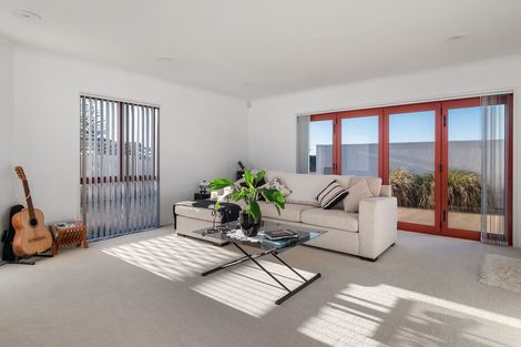 Photo of property in 126a Marine Parade, Mount Maunganui, 3116