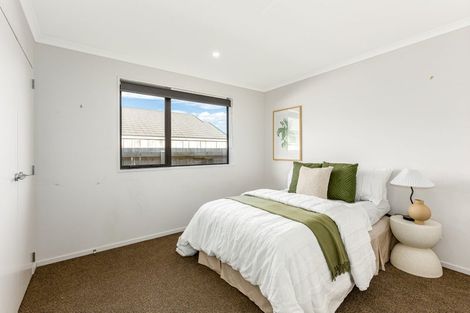 Photo of property in 5 Ihakara Arthur Lane, Aotea, Porirua, 5024