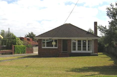 Photo of property in 250 East Coast Road, Forrest Hill, Auckland, 0620