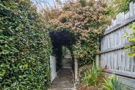 Photo of property in 122 Totara Road, Miramar, Wellington, 6022