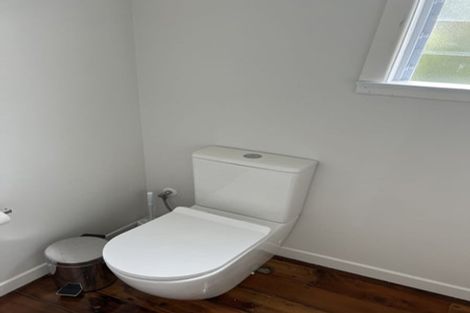 Photo of property in 1/30a Old Lake Road, Narrow Neck, Auckland, 0624