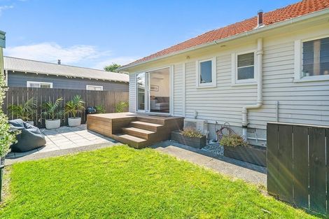 Photo of property in 35 Avondale Road, Avondale, Auckland, 1026