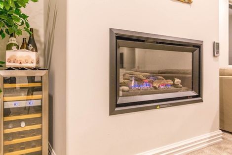 Photo of property in 18 Golden Morning Drive, Albany Heights, Auckland, 0632