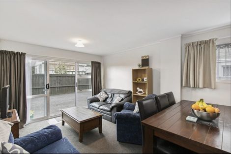 Photo of property in 2/386 Great South Road, Opaheke, Papakura, 2113