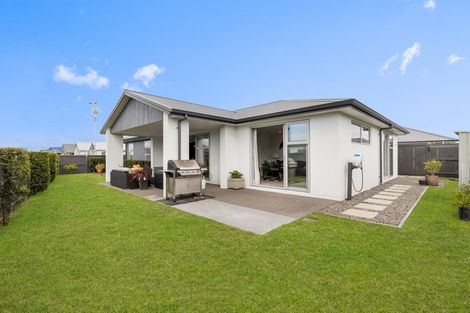 Photo of property in 54 Penetaka Heights, Pyes Pa, Tauranga, 3112