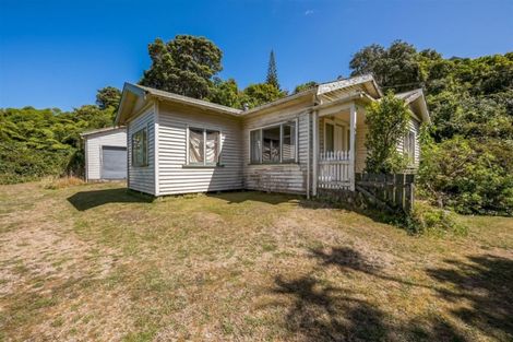 Photo of property in 46 Pekanga Road, Normandale, Lower Hutt, 5010