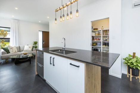 Photo of property in 2 Fitch Lane, Wallaceville, Upper Hutt, 5018