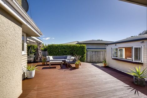 Photo of property in 43 Neeve Road, Taradale, Napier, 4112