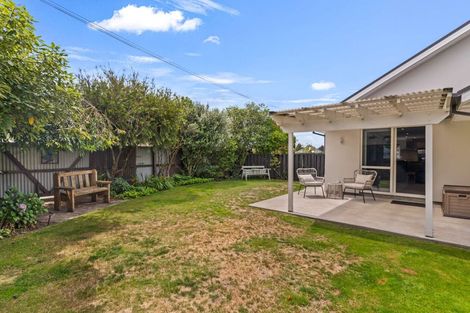 Photo of property in 32 Sylvia Street, Parklands, Christchurch, 8083