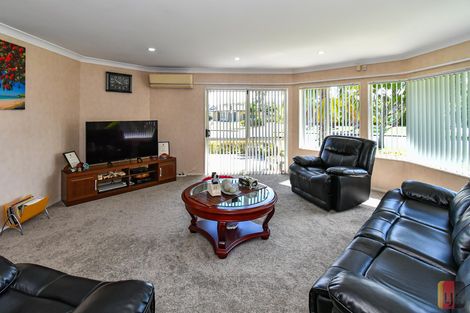 Photo of property in 1 Gairloch Place, Wattle Downs, Auckland, 2103