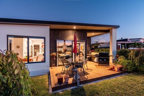 Photo of property in 57 Awatira Drive, Papamoa Beach, Papamoa, 3118