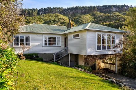 Photo of property in 23 Frederick Street, Tawa, Wellington, 5028