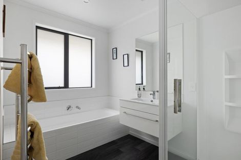 Photo of property in 330 Lakes Boulevard, Pyes Pa, Tauranga, 3112