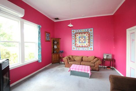 Photo of property in 2 Cambridge Street, Pahiatua, 4910