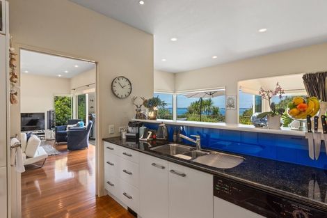 Photo of property in 17 Sykes Avenue, Hatfields Beach, Orewa, 0931