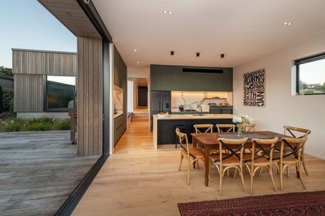 Photo of property in 6 Akitu Rise, Wanaka, 9305