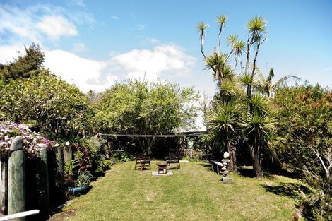 Photo of property in 50 Oxford Terrace, Coromandel, 3506