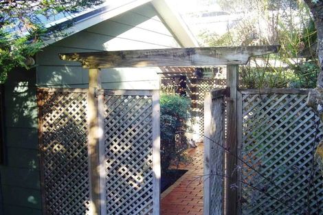 Photo of property in 1/9 Reynolds Place, Torbay, Auckland, 0630