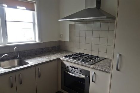 Photo of property in 17 Botanical Road, Takaro, Palmerston North, 4412