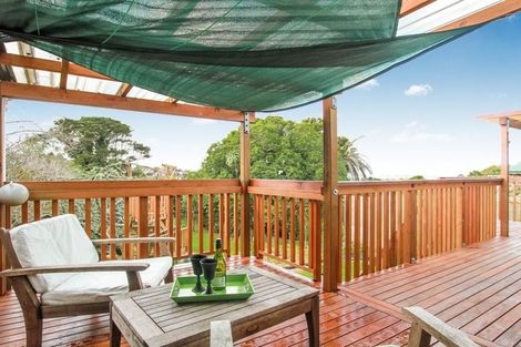 Photo of property in 12 Cron Avenue, Te Atatu South, Auckland, 0610