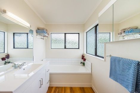 Photo of property in 57 Kapanui Road, Waikanae, 5036