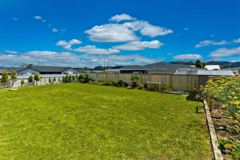 Photo of property in 1 Van Rixel Drive, Kumeu, 0810