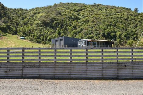 Photo of property in 177 Te Mahoe Road, Mokau, 4376