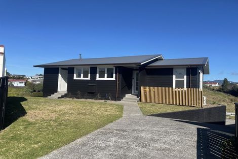 Photo of property in 8 Kelvin Place, Westown, New Plymouth, 4310