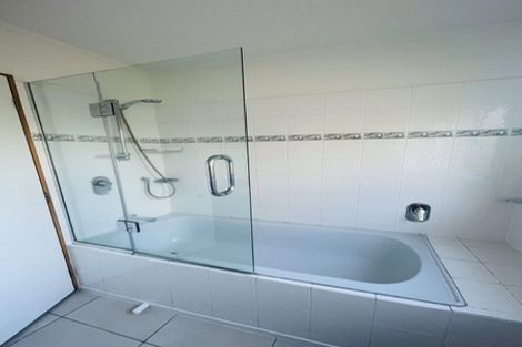 Photo of property in 1/85 Ocean View Road, Hillcrest, Auckland, 0627